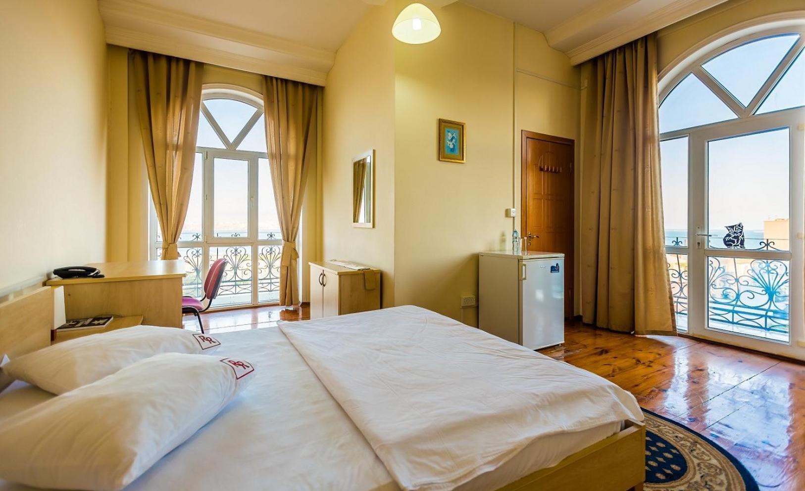 Red Roof Seaview Hotel باكو المظهر الخارجي الصورة