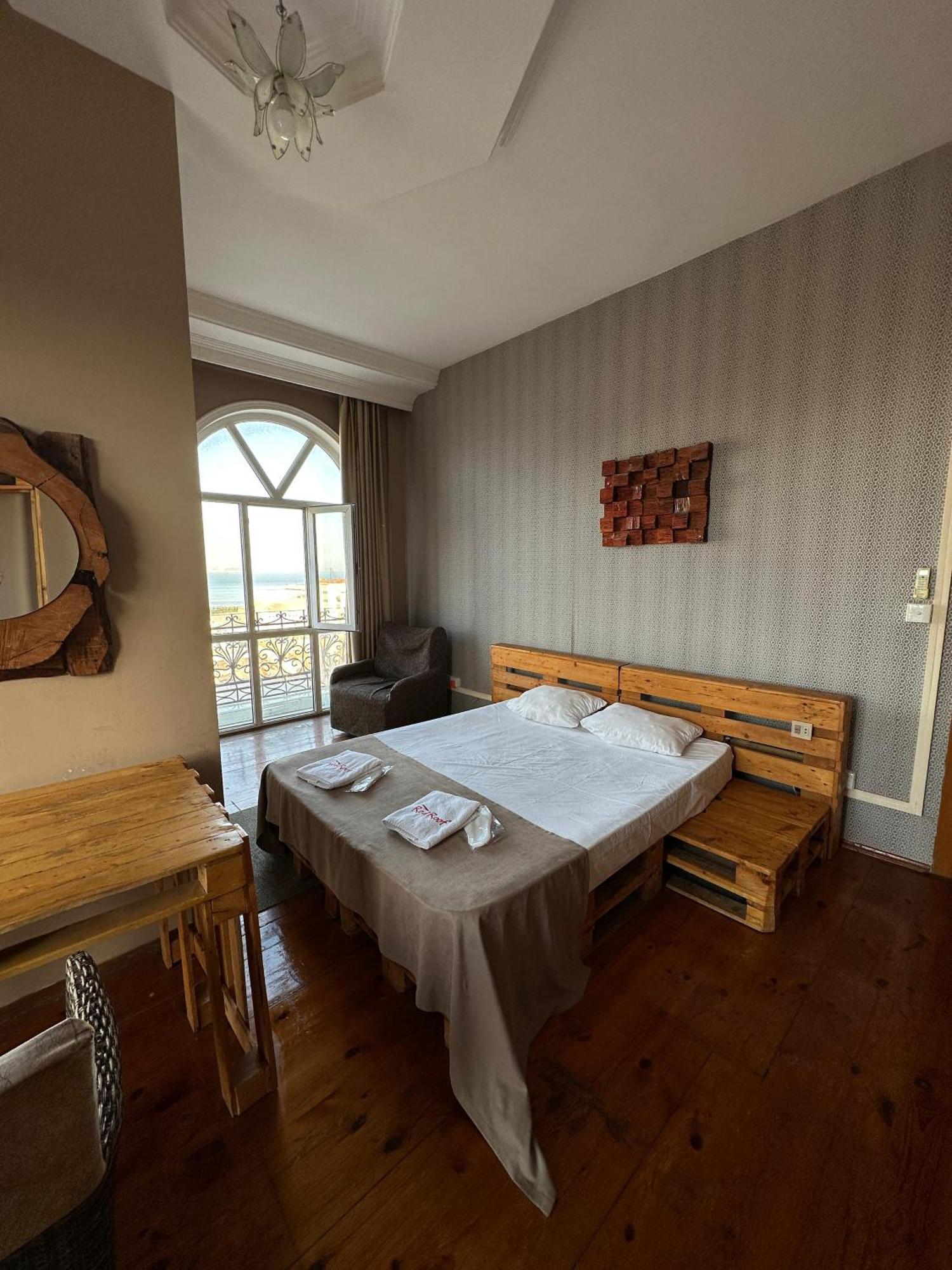 Red Roof Seaview Hotel باكو المظهر الخارجي الصورة