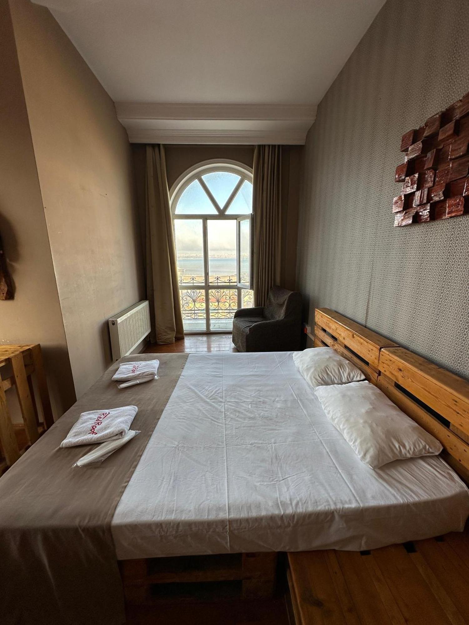 Red Roof Seaview Hotel باكو المظهر الخارجي الصورة